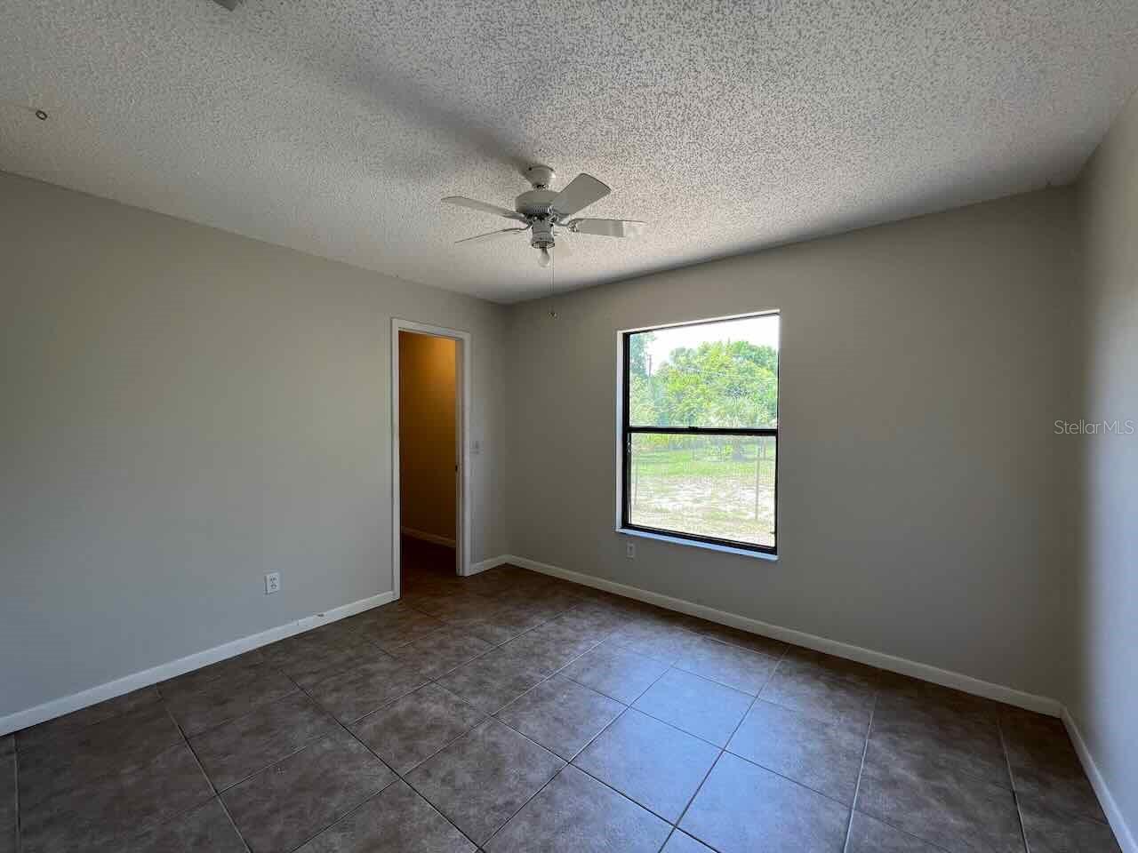 Florida Shores 01 - Residential Income