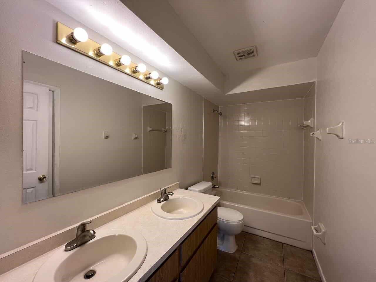 Florida Shores 01 - Residential Income