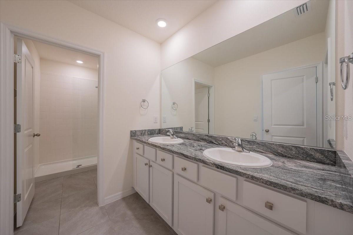 WOODLEAF HAMMOCK AT LAKEWOOD RANCH - Residential