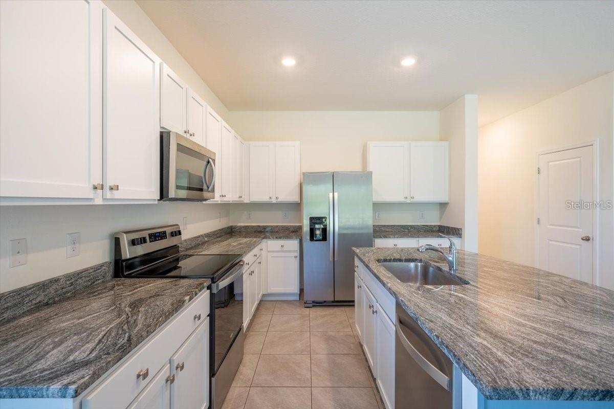 WOODLEAF HAMMOCK AT LAKEWOOD RANCH - Residential