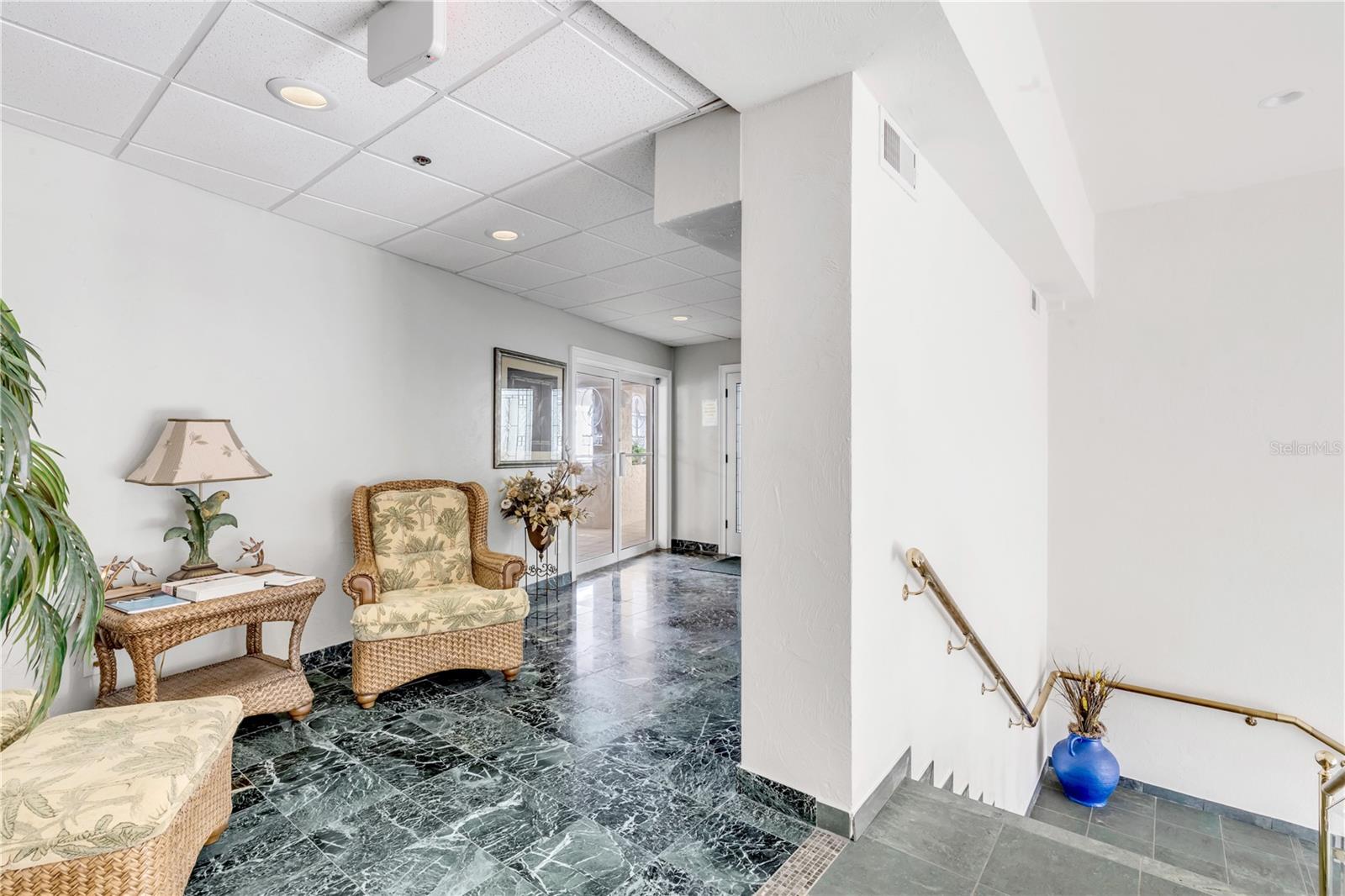 TOWERS AT PONCE INLET TOWER 01 CONDO - Residential