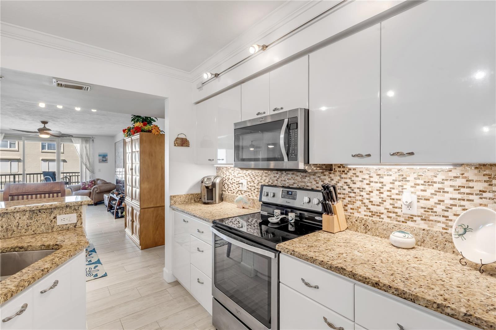 TOWERS AT PONCE INLET TOWER 01 CONDO - Residential