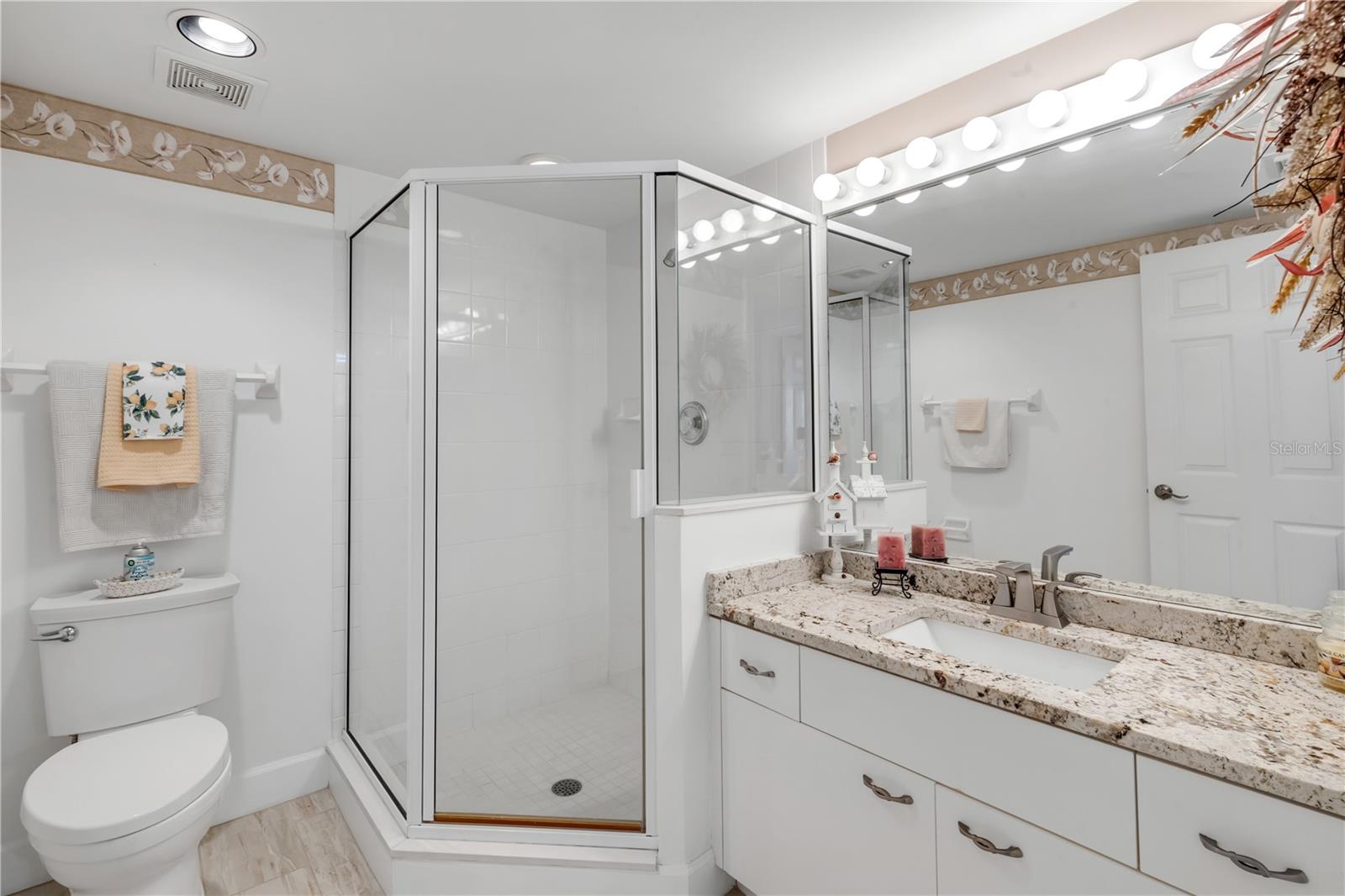 TOWERS AT PONCE INLET TOWER 01 CONDO - Residential