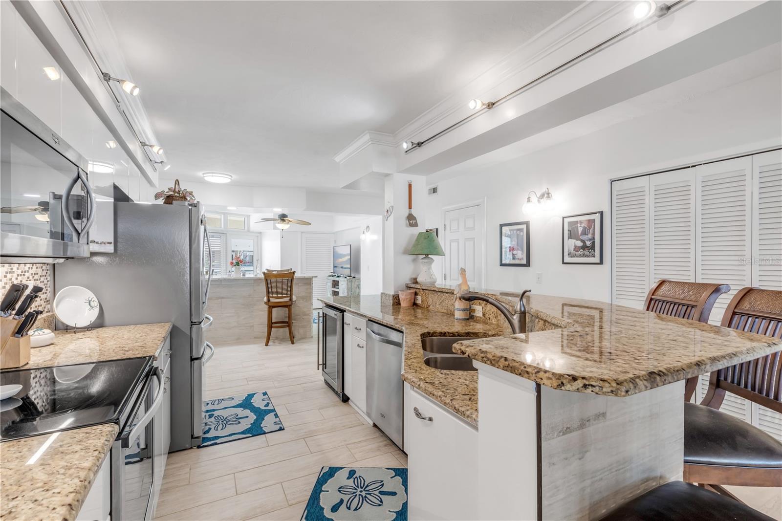 TOWERS AT PONCE INLET TOWER 01 CONDO - Residential