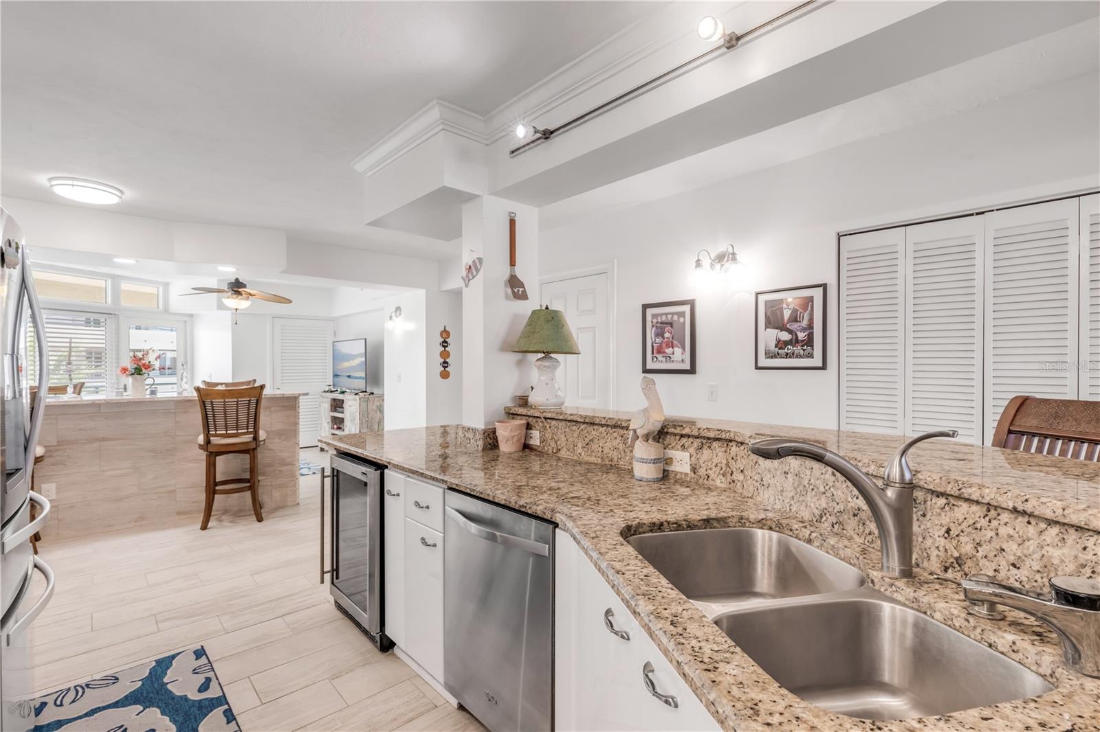 TOWERS AT PONCE INLET TOWER 01 CONDO - Residential