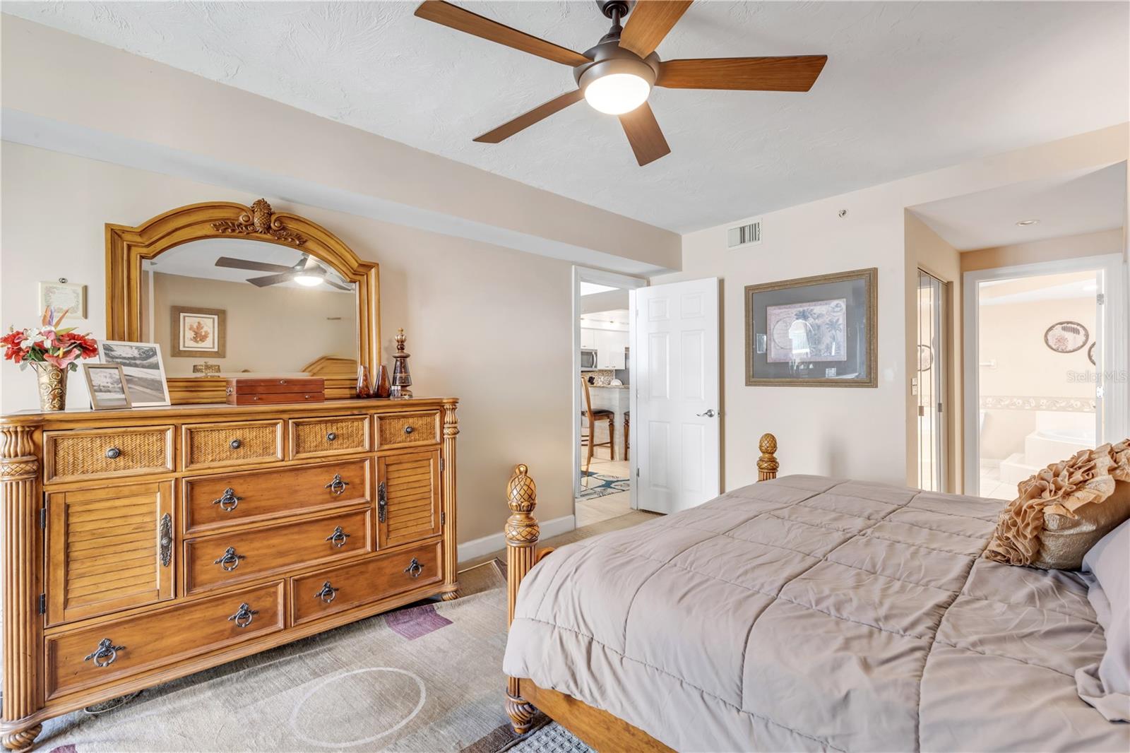 TOWERS AT PONCE INLET TOWER 01 CONDO - Residential