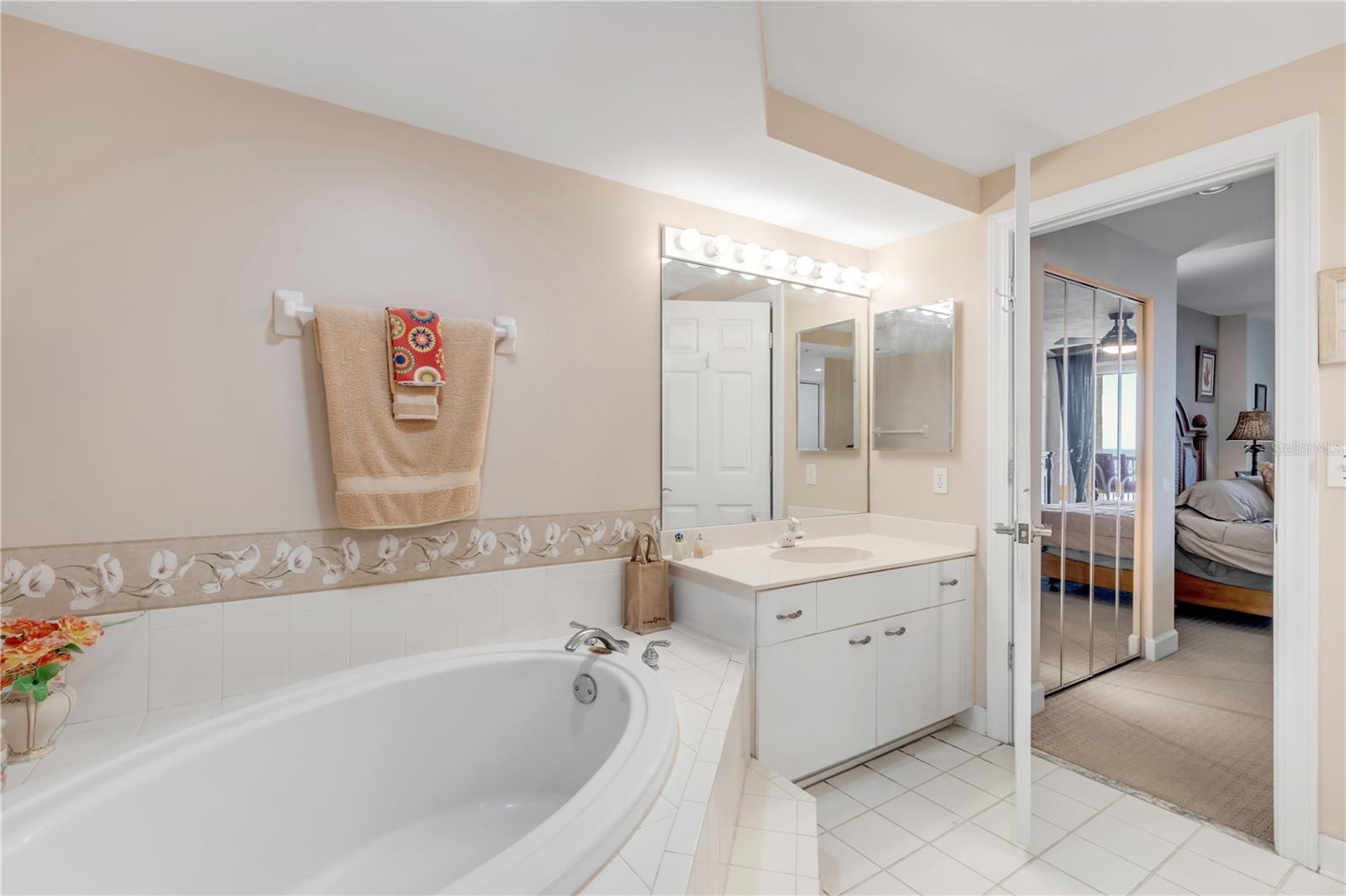 TOWERS AT PONCE INLET TOWER 01 CONDO - Residential