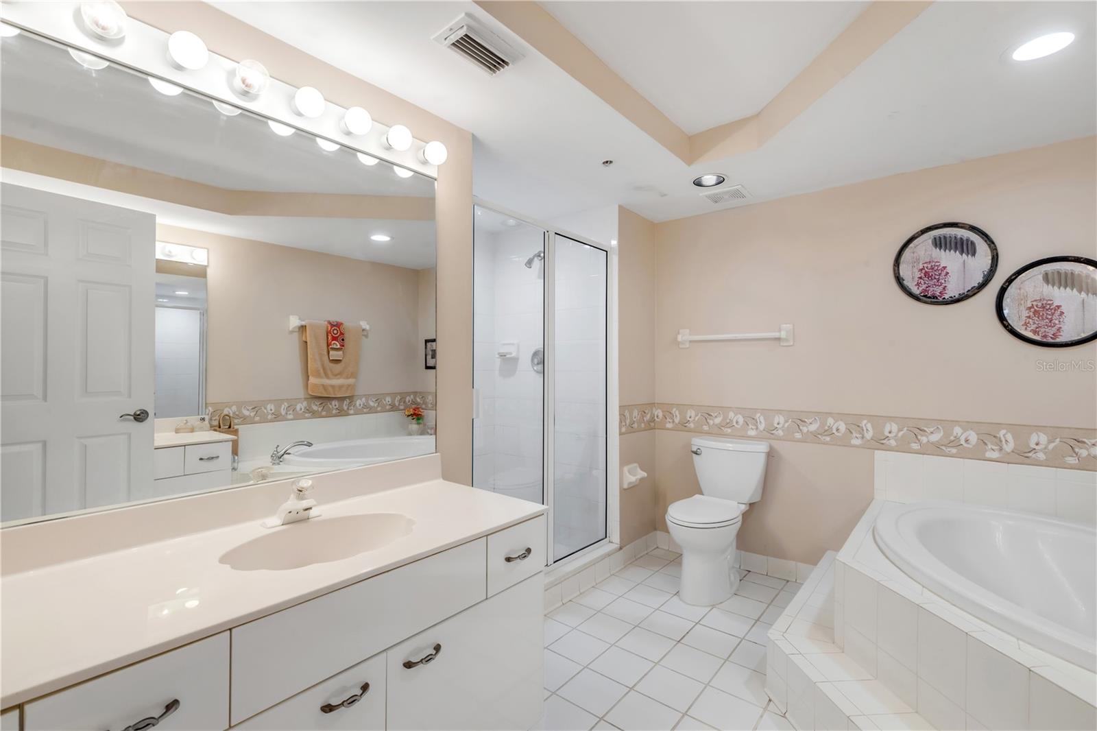 TOWERS AT PONCE INLET TOWER 01 CONDO - Residential