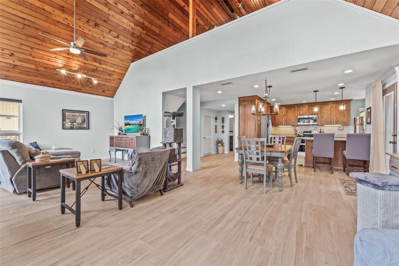 HARBOR VIEW 1 - Residential