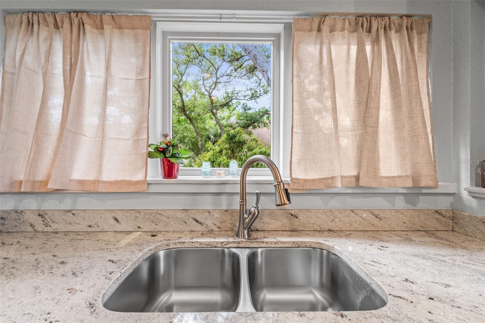 HARBOR VIEW 1 - Residential