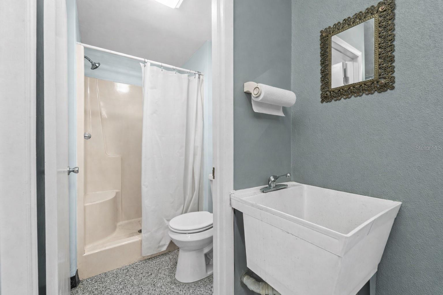 HARBOR VIEW 1 - Residential