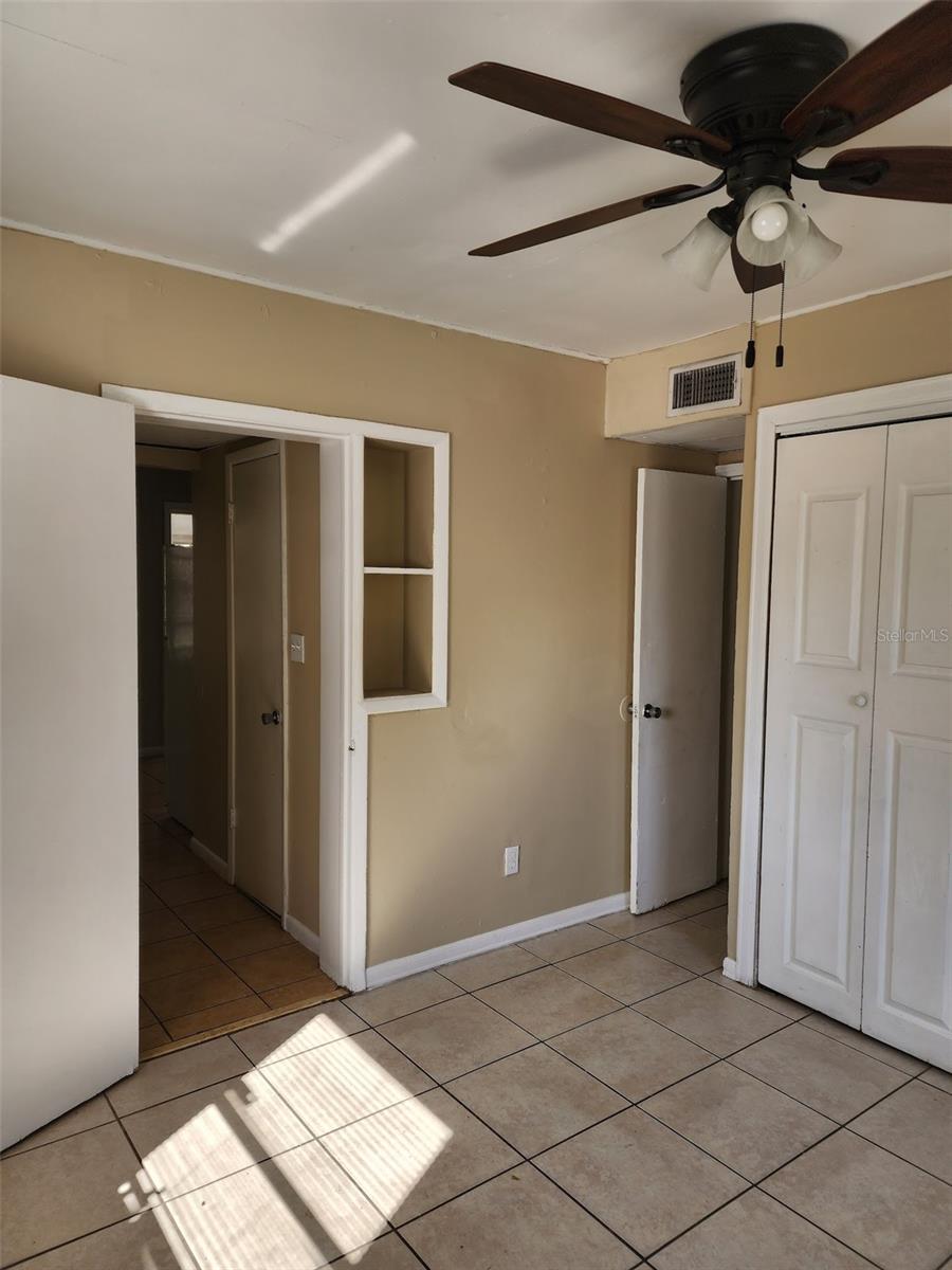 LINCOLN GARDENS - Residential Lease