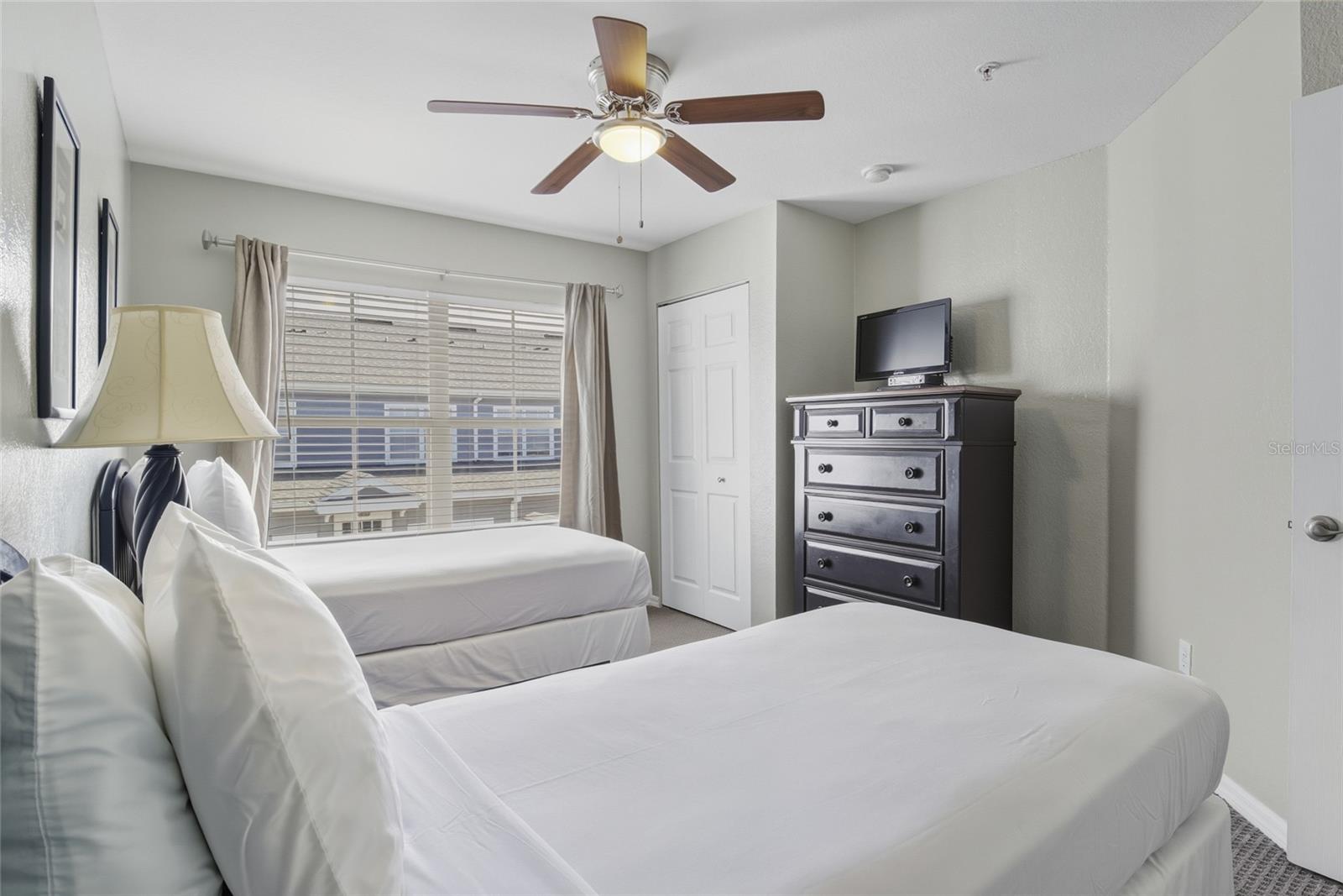 VILLAS AT SEVEN DWARFS LANE CONDO - Residential