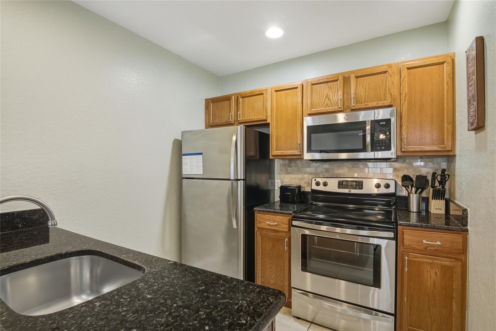 VILLAS AT SEVEN DWARFS LANE CONDO - Residential