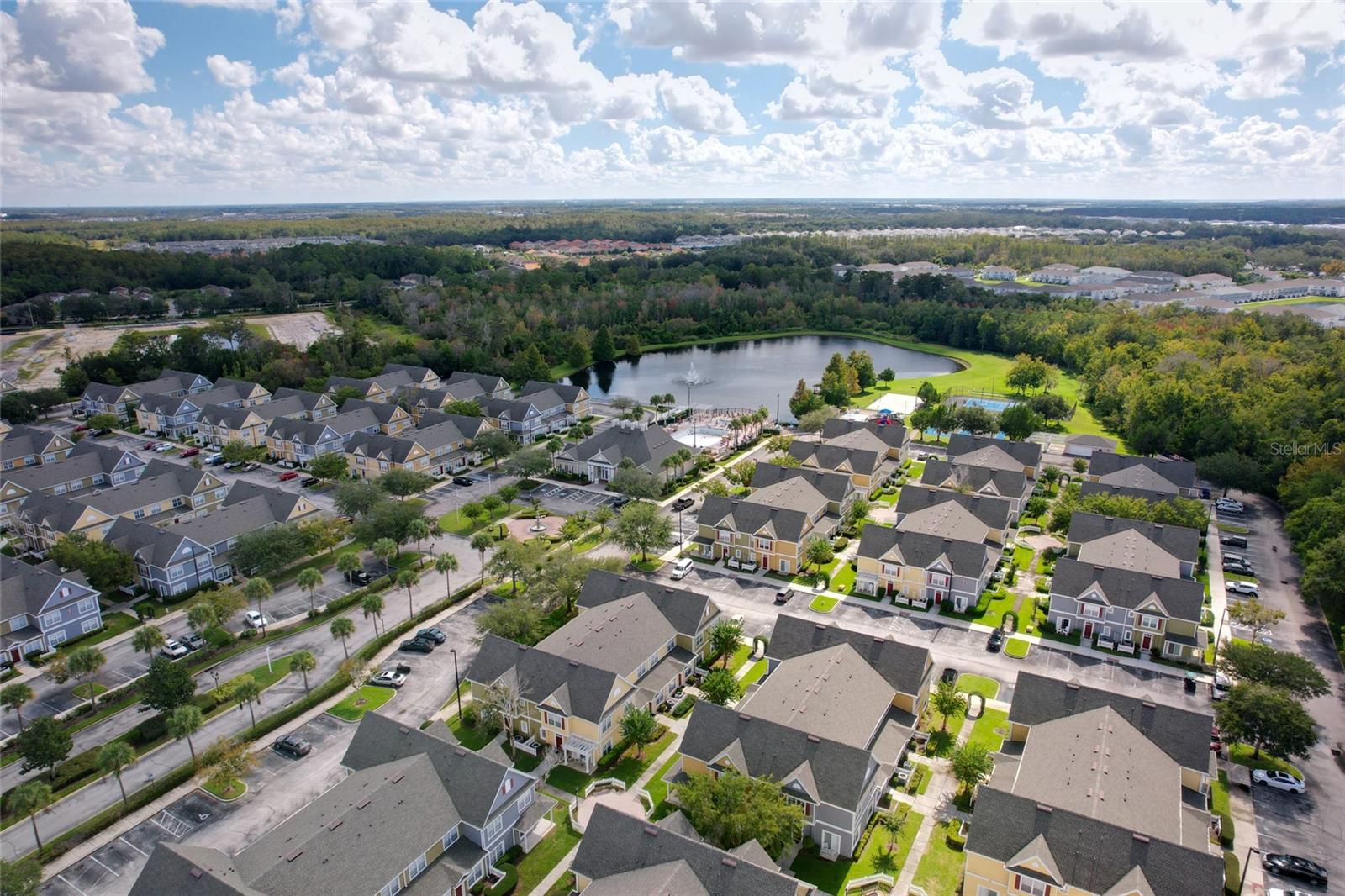 VILLAS AT SEVEN DWARFS LANE CONDO - Residential