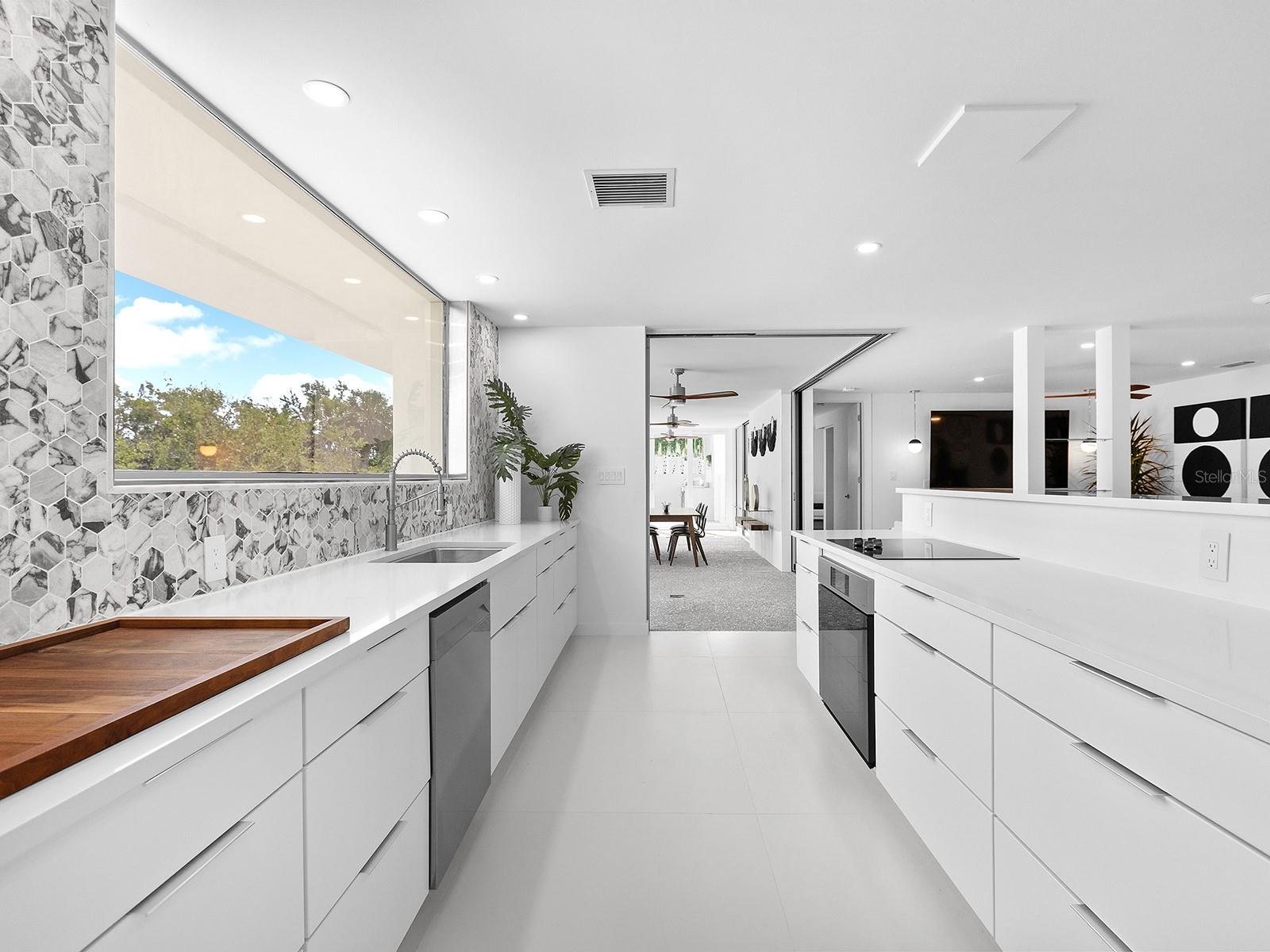 SANDERLING CLUB - Residential Lease