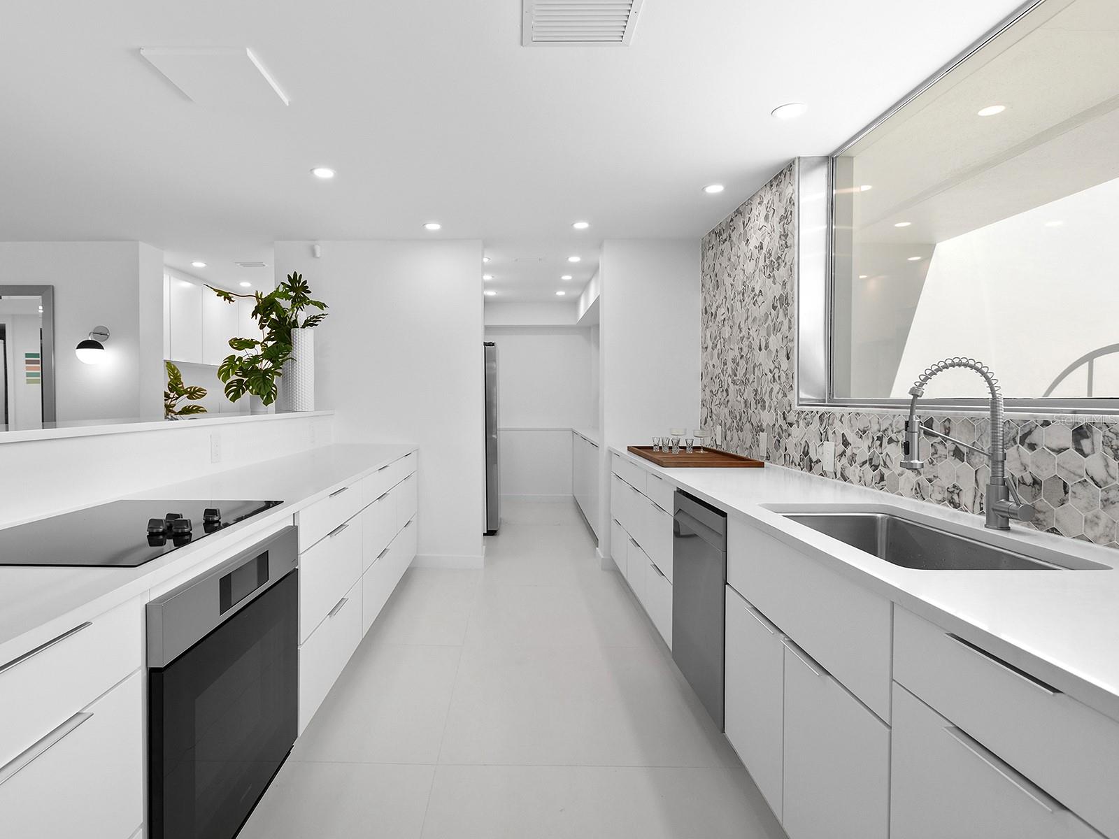 SANDERLING CLUB - Residential Lease