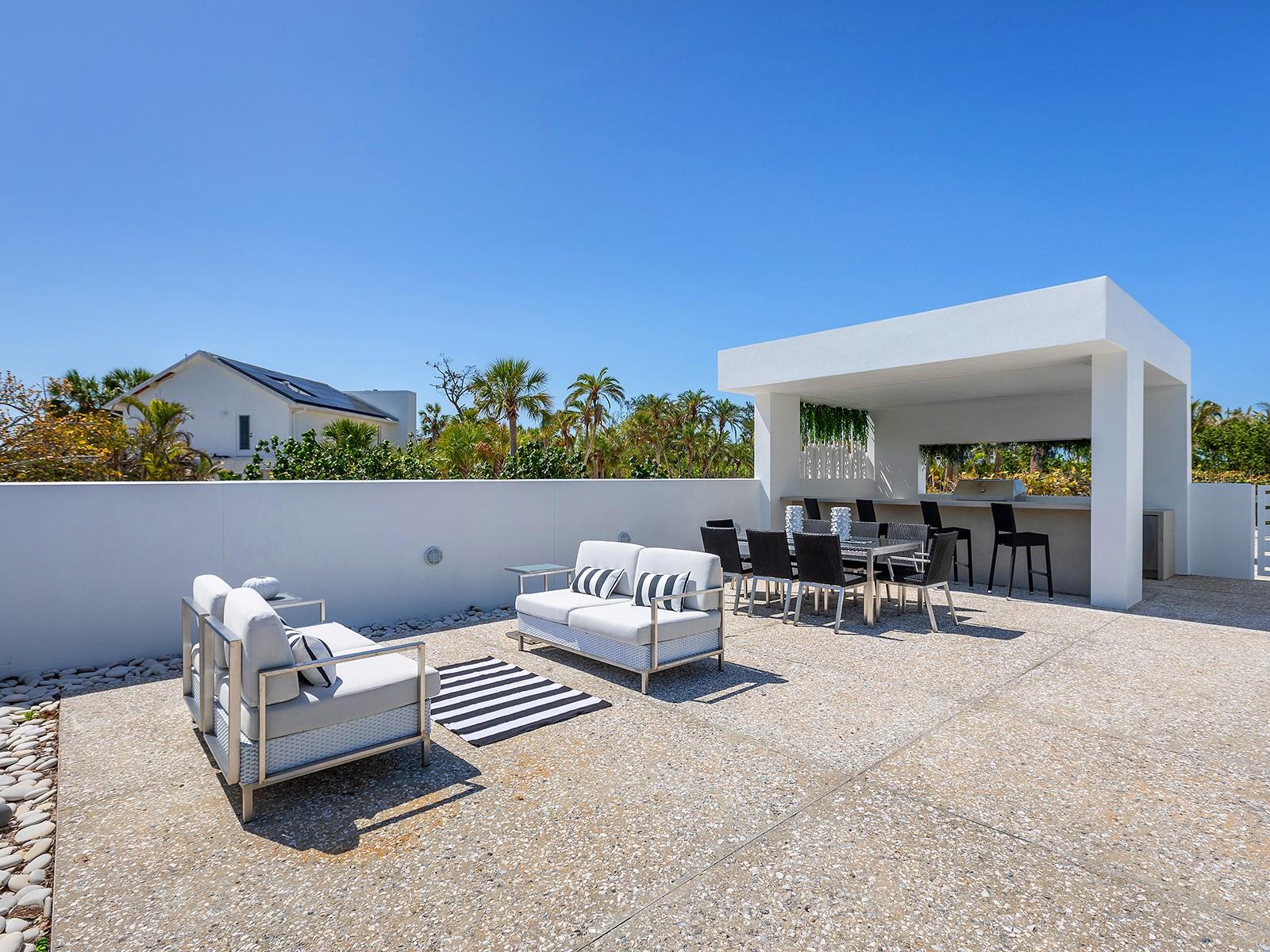 SANDERLING CLUB - Residential Lease