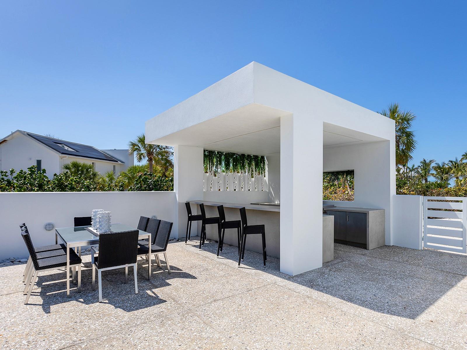 SANDERLING CLUB - Residential Lease