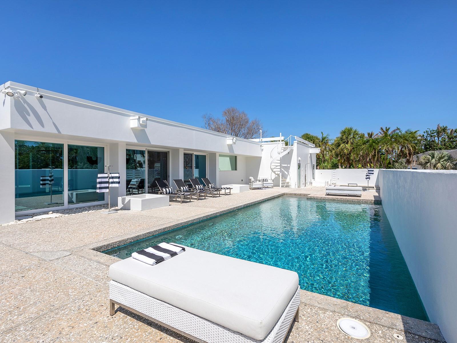 SANDERLING CLUB - Residential Lease