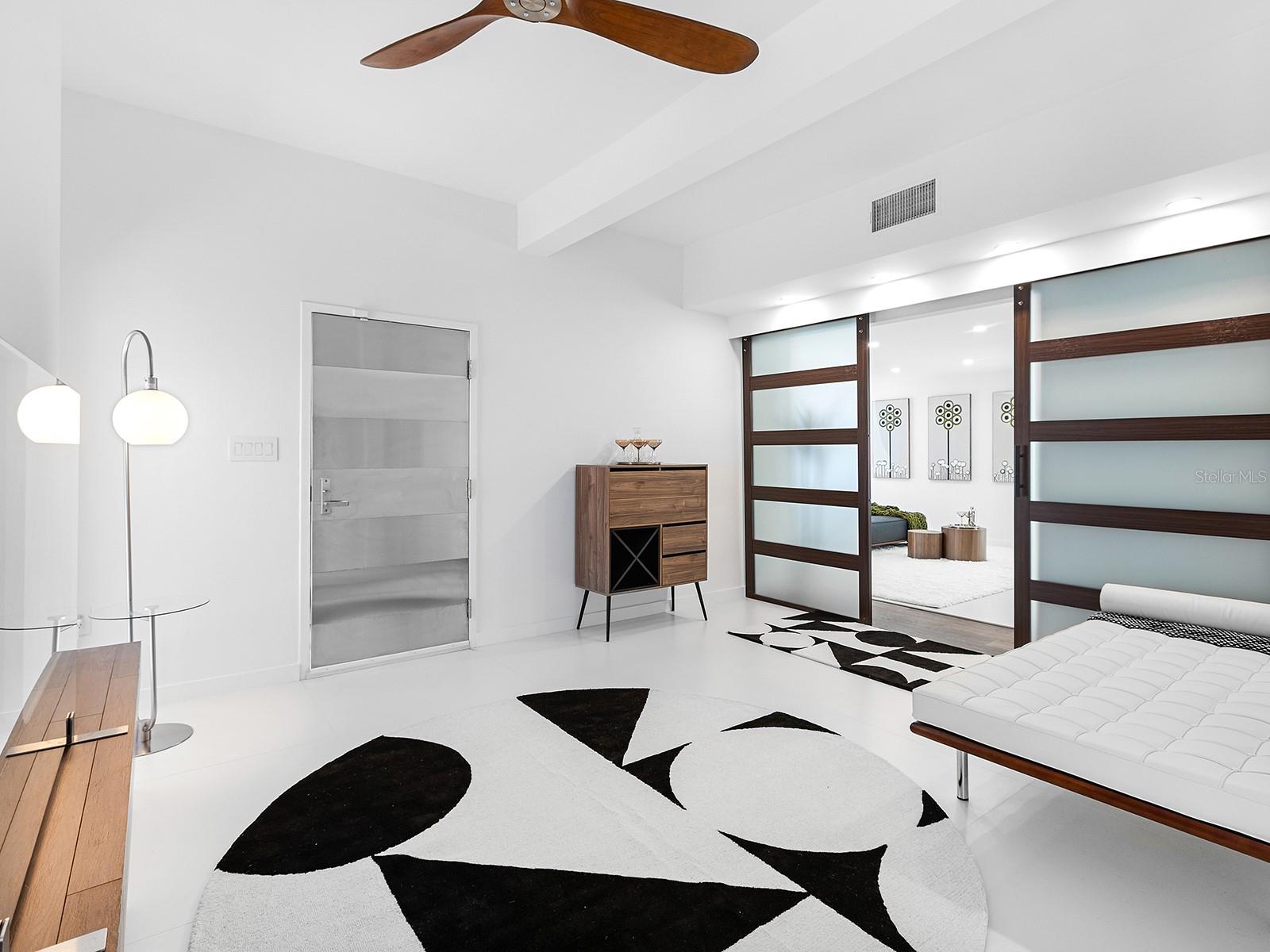 SANDERLING CLUB - Residential Lease