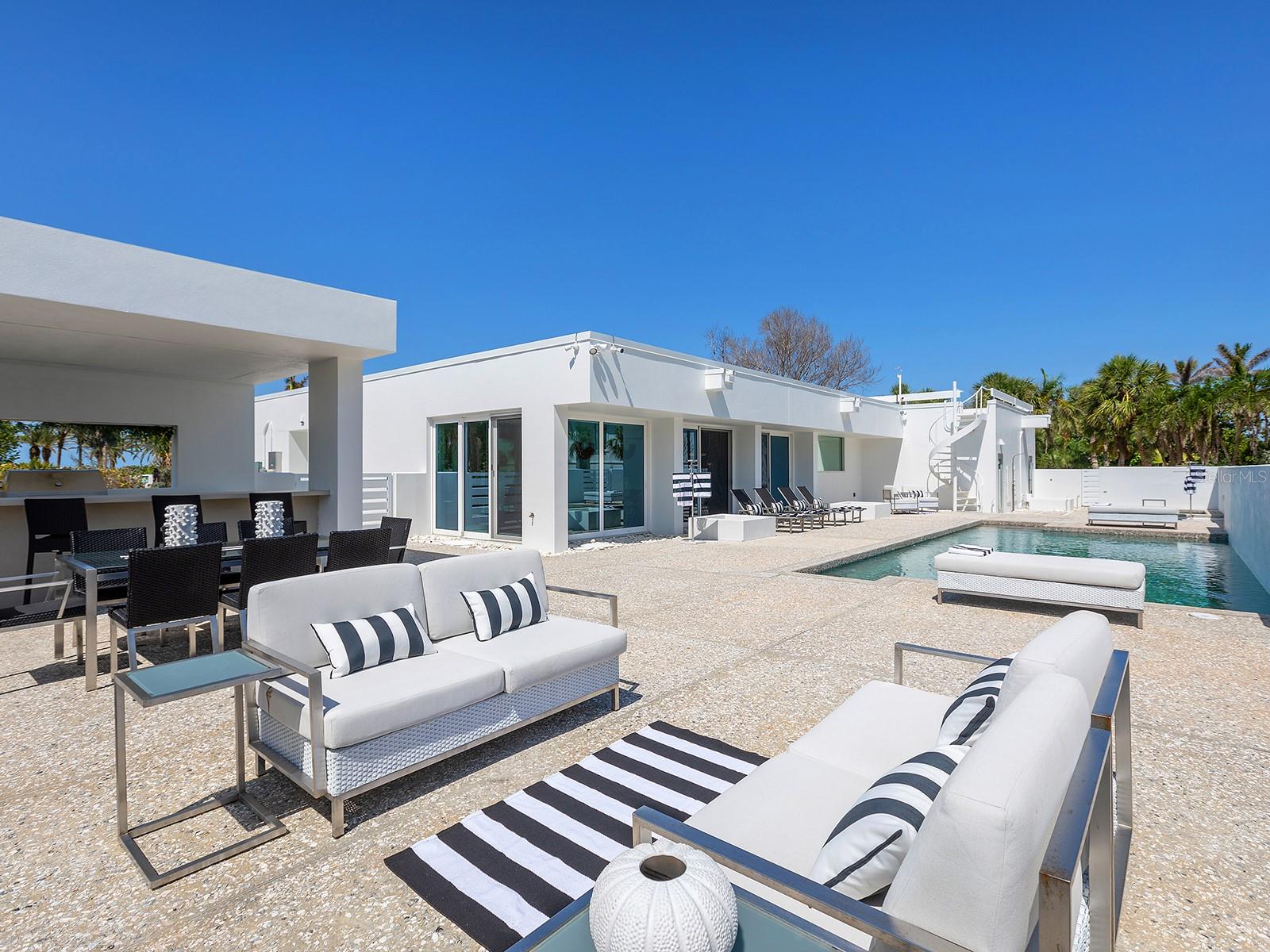 SANDERLING CLUB - Residential Lease