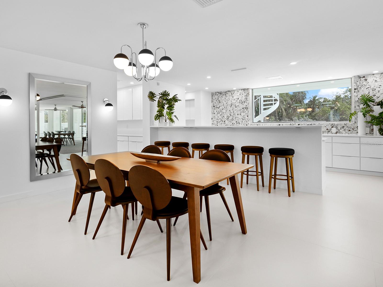 SANDERLING CLUB - Residential Lease