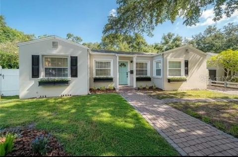 Photo of 2937 W Coachman Avenue, Tampa, FL 33611 (MLS # TB8447275)