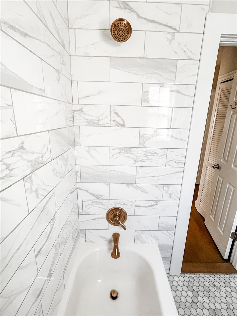 BAYSHORE BEAUTIFUL SUB - Residential