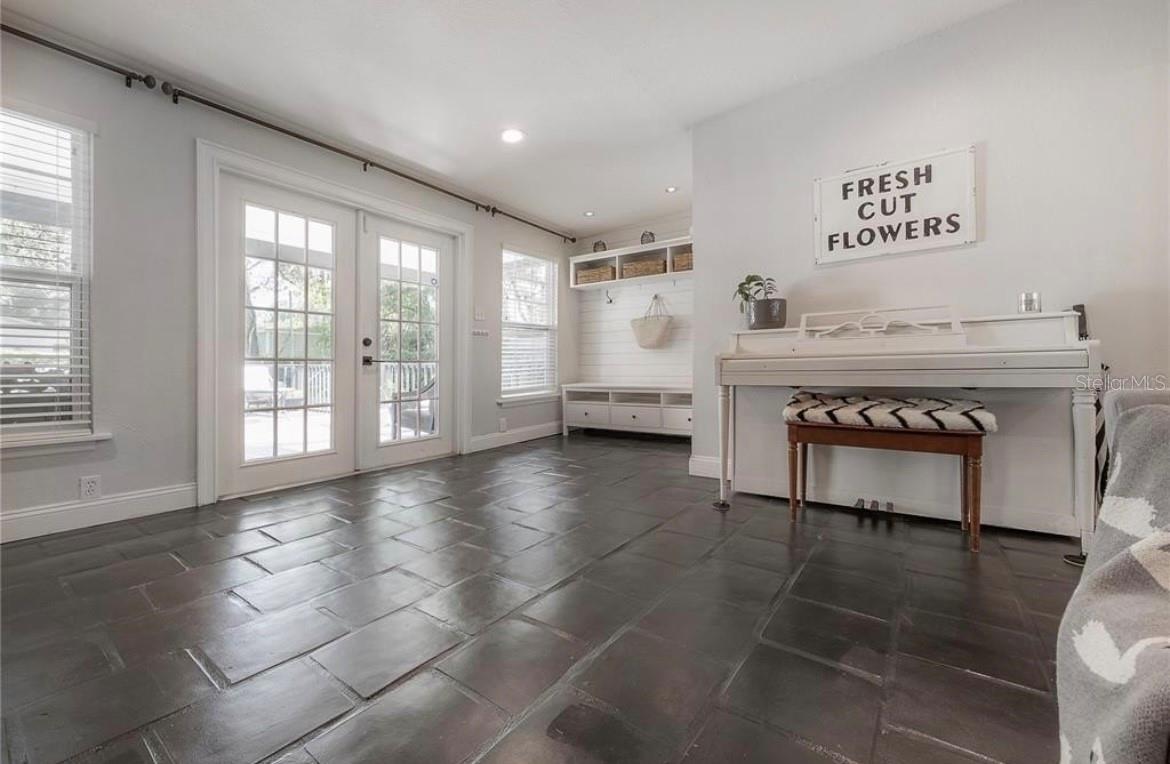 BAYSHORE BEAUTIFUL SUB - Residential