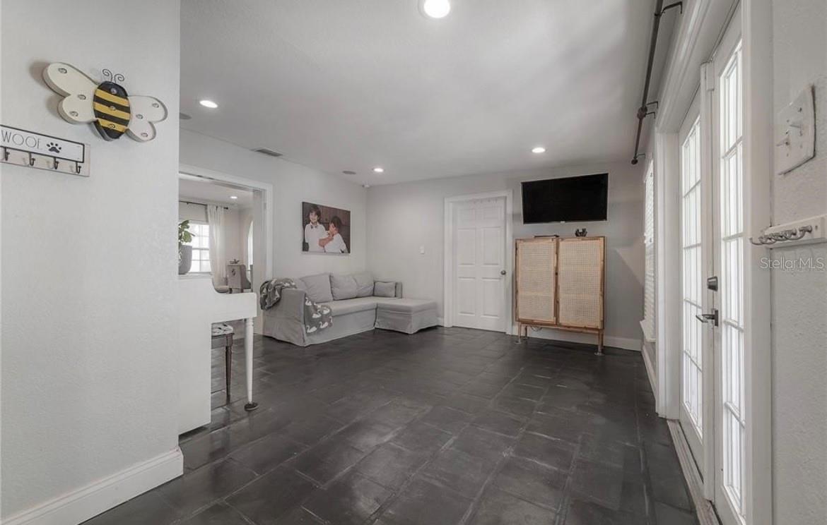 BAYSHORE BEAUTIFUL SUB - Residential