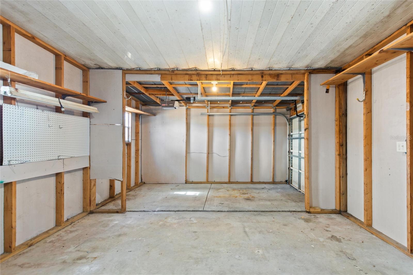 LADY LAKE ORANGE BLOSSOM GARDENS UNIT 12 - Residential