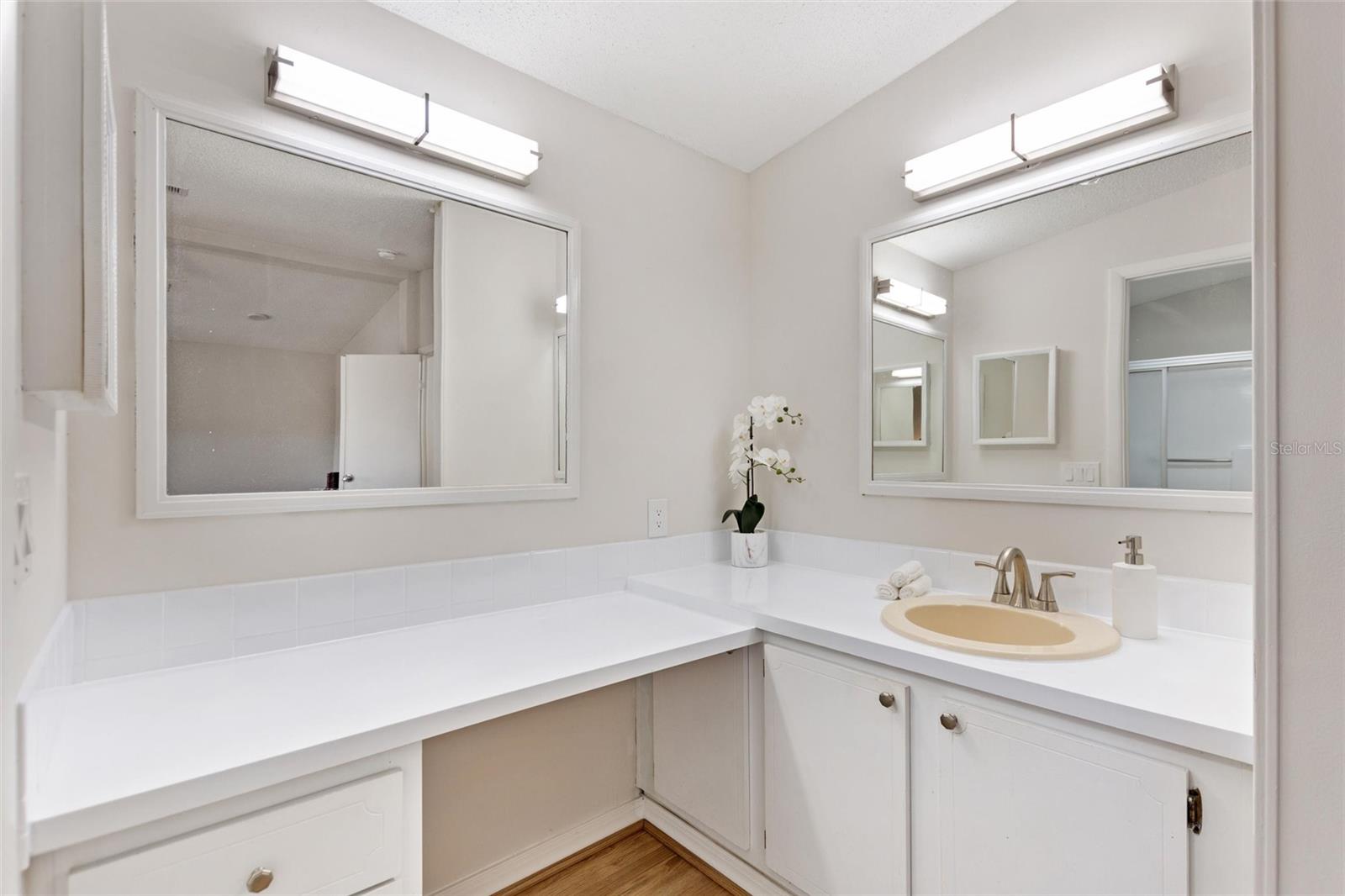 LADY LAKE ORANGE BLOSSOM GARDENS UNIT 12 - Residential