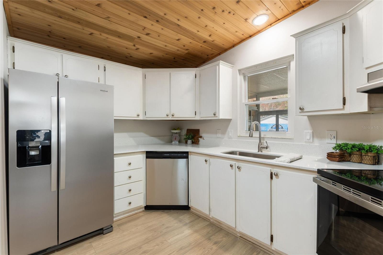 LADY LAKE ORANGE BLOSSOM GARDENS UNIT 12 - Residential