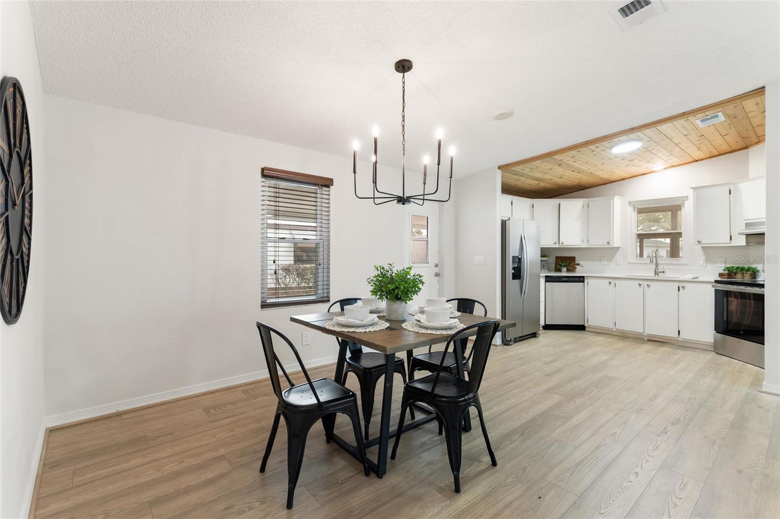 LADY LAKE ORANGE BLOSSOM GARDENS UNIT 12 - Residential