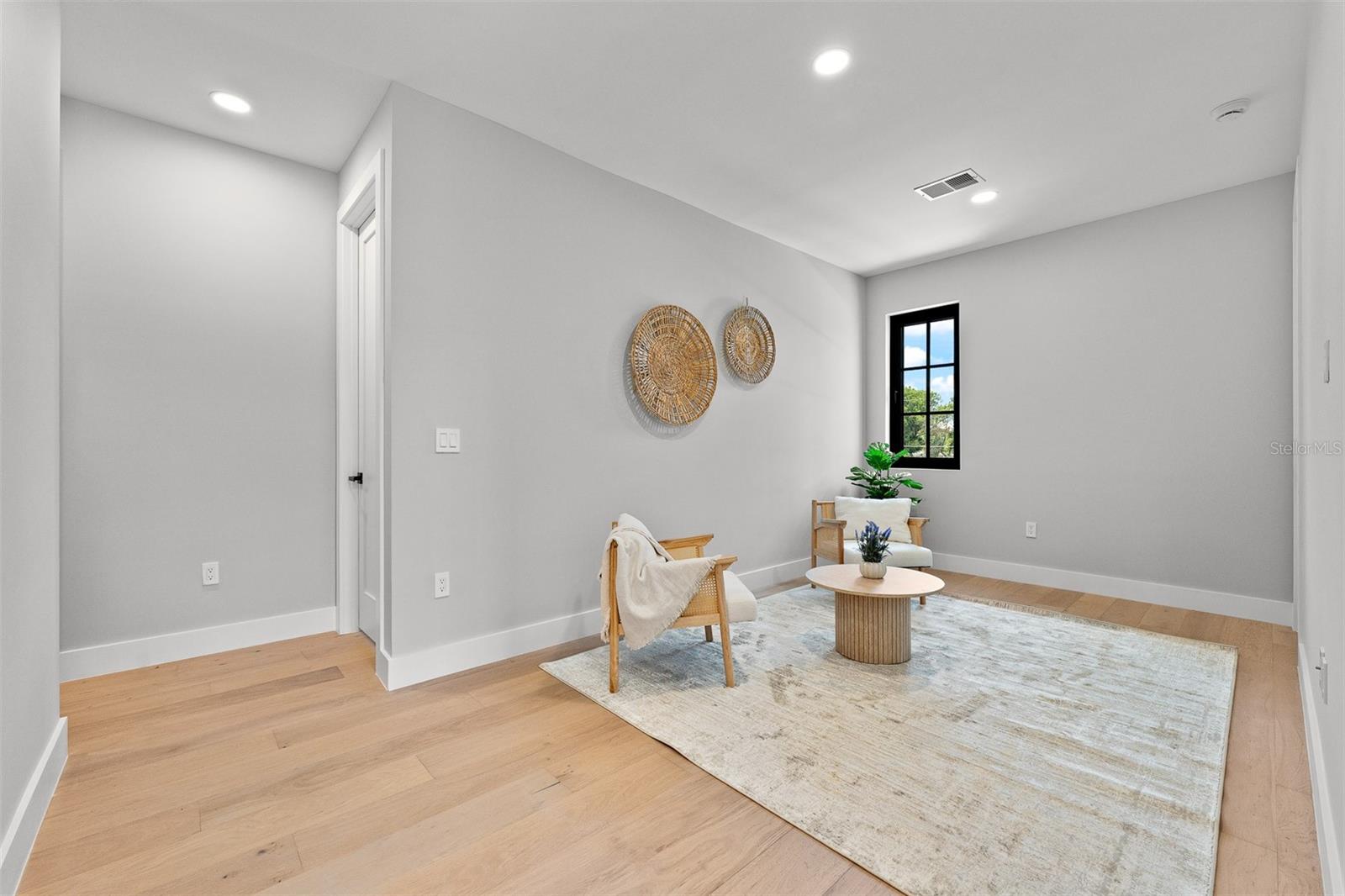 COLLEGE PARK - Residential