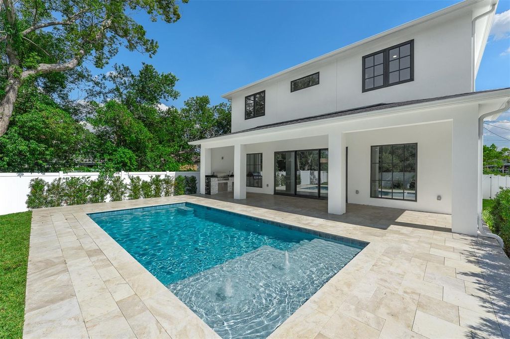 Photo of 113 W Evans Street, Orlando, FL 32804 (MLS # O6408239)