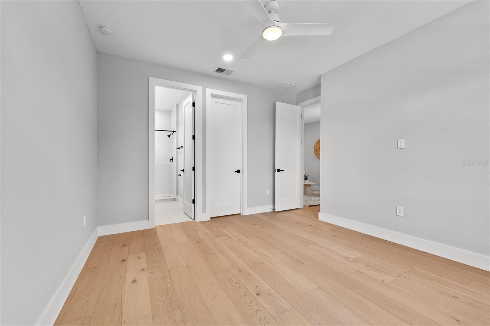 COLLEGE PARK - Residential