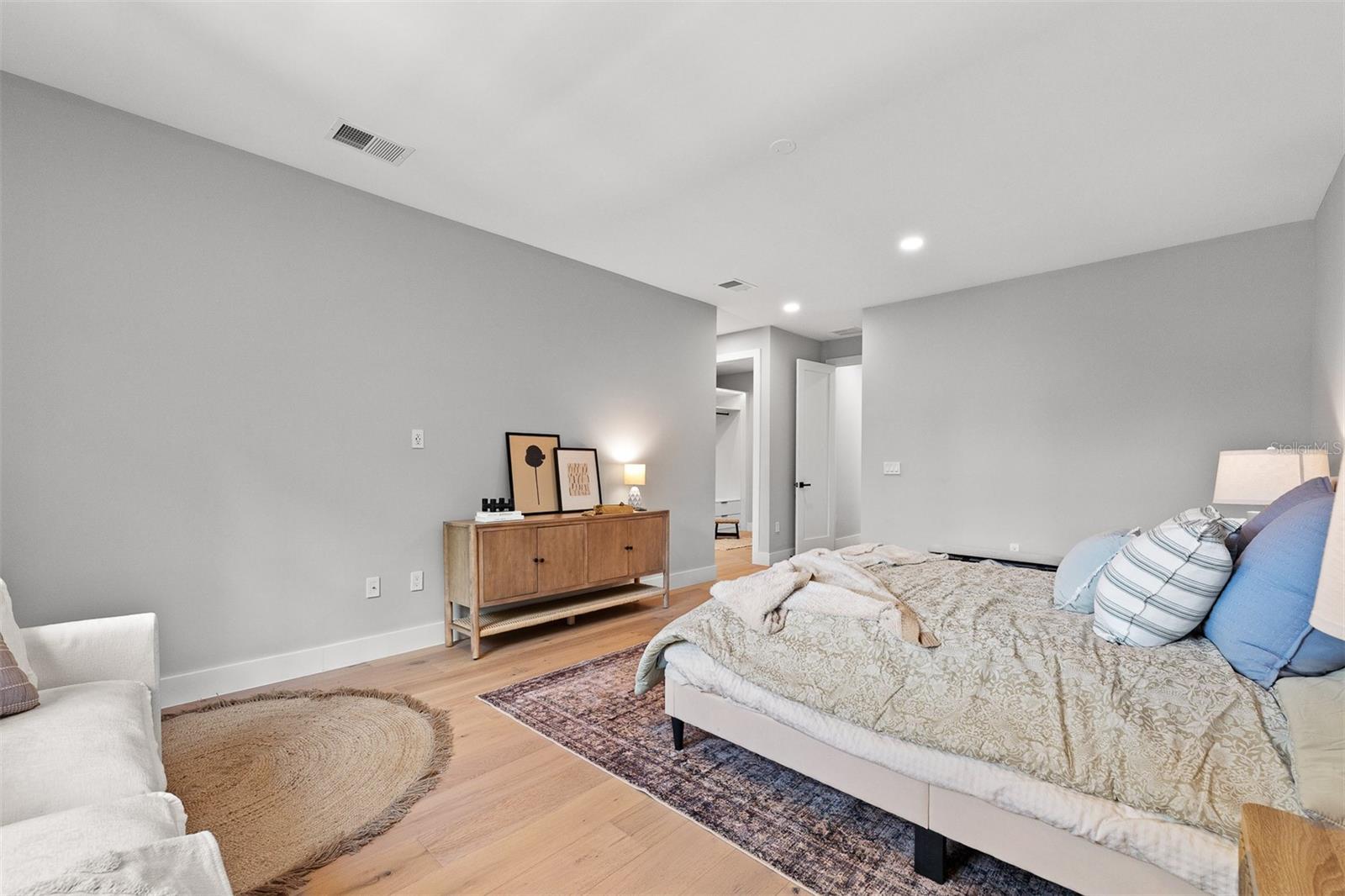 COLLEGE PARK - Residential