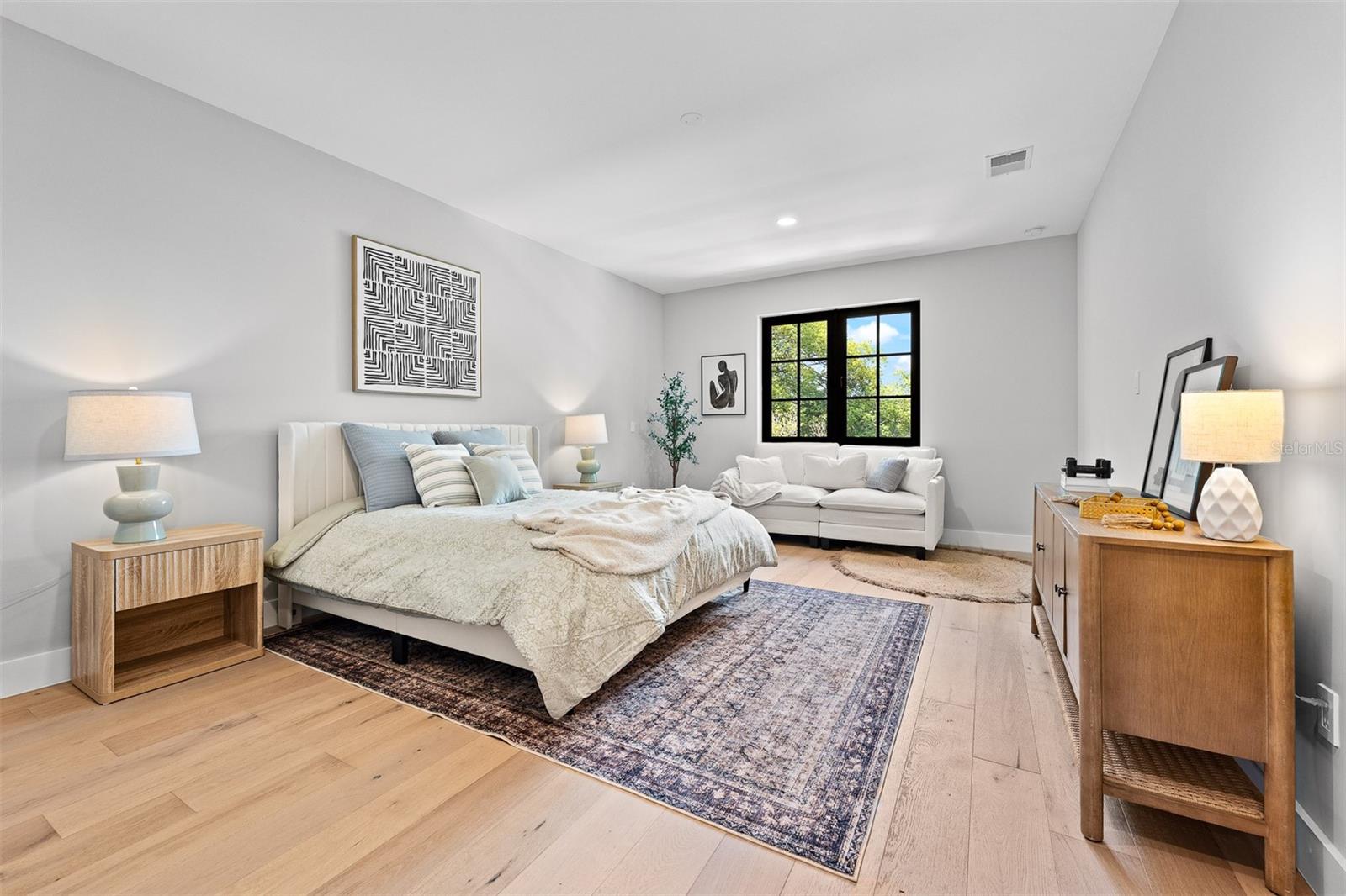 COLLEGE PARK - Residential