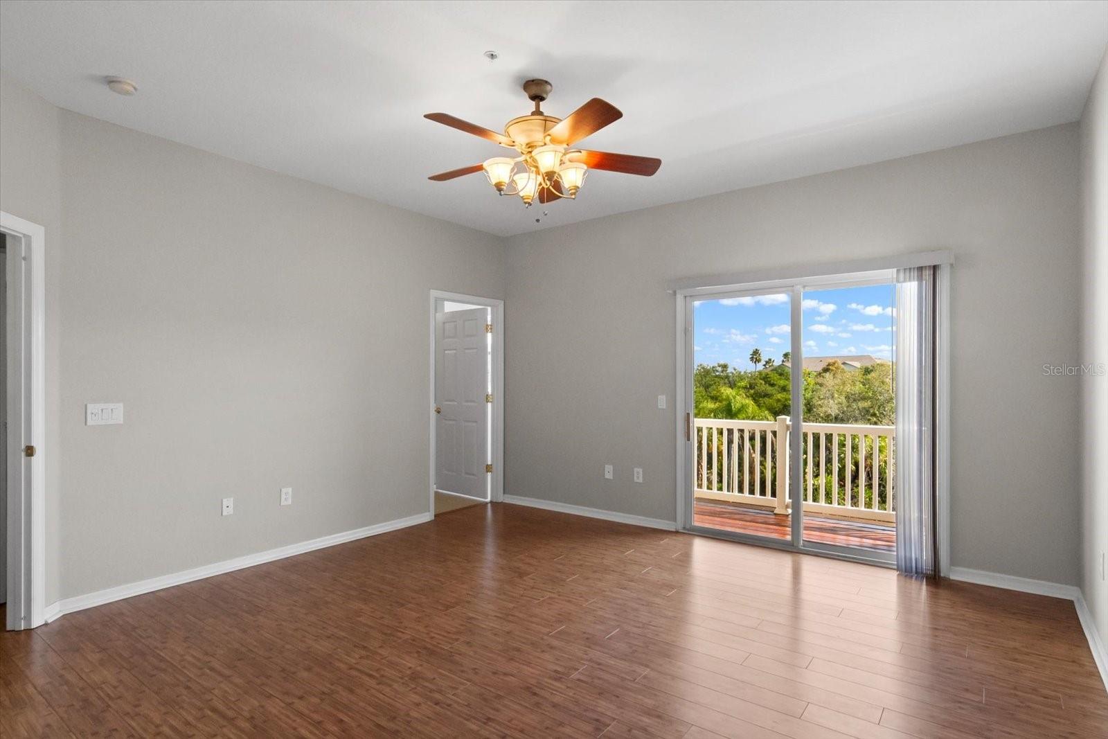 RIVERBAY TWNHMS PH ONE - Residential