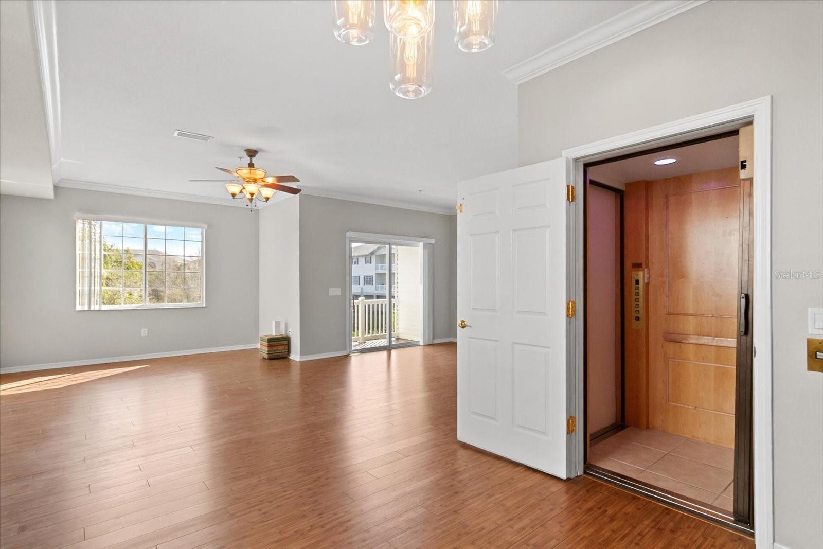 RIVERBAY TWNHMS PH ONE - Residential