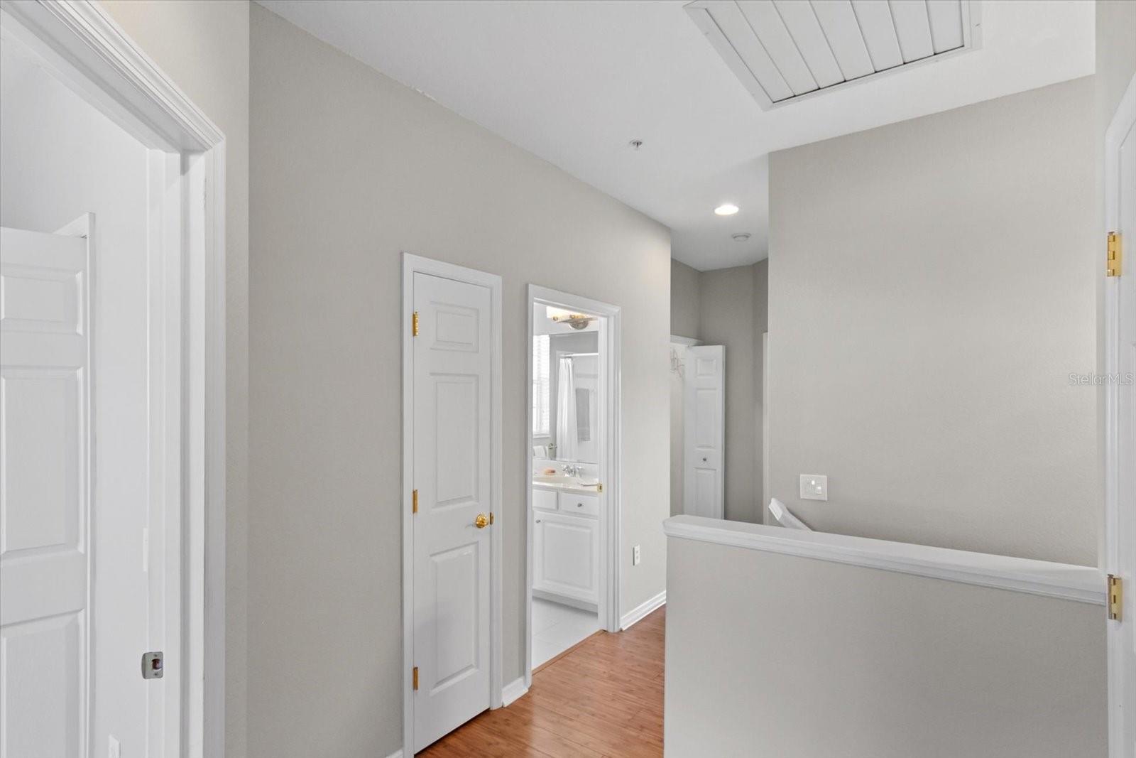 RIVERBAY TWNHMS PH ONE - Residential