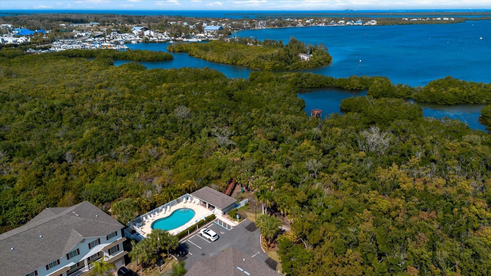 RIVERBAY TWNHMS PH ONE - Residential