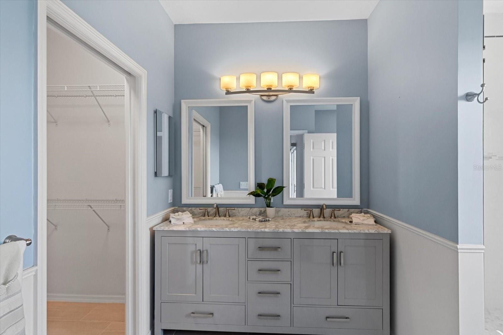 RIVERBAY TWNHMS PH ONE - Residential