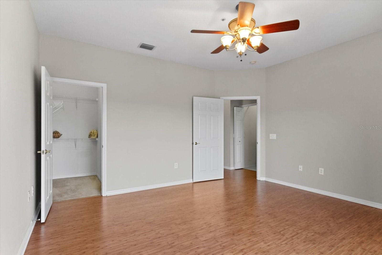 RIVERBAY TWNHMS PH ONE - Residential