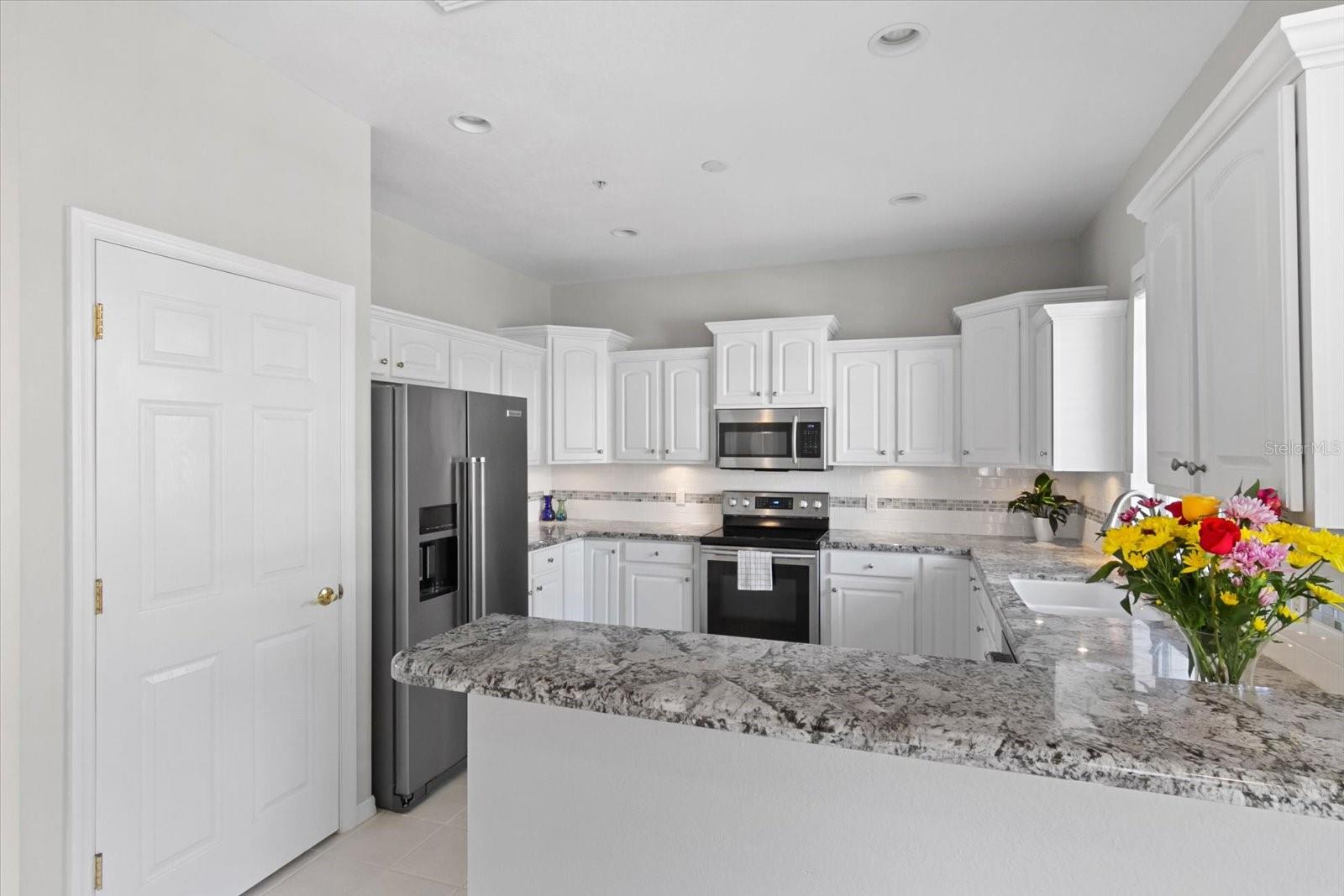 RIVERBAY TWNHMS PH ONE - Residential