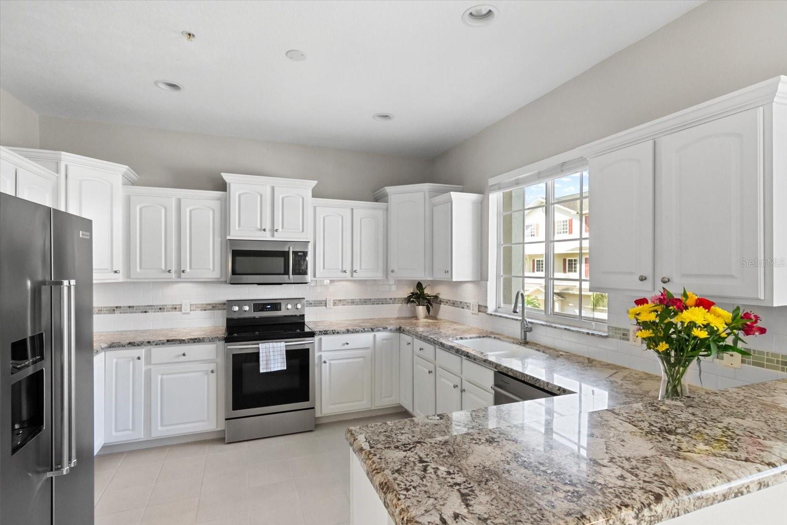 RIVERBAY TWNHMS PH ONE - Residential