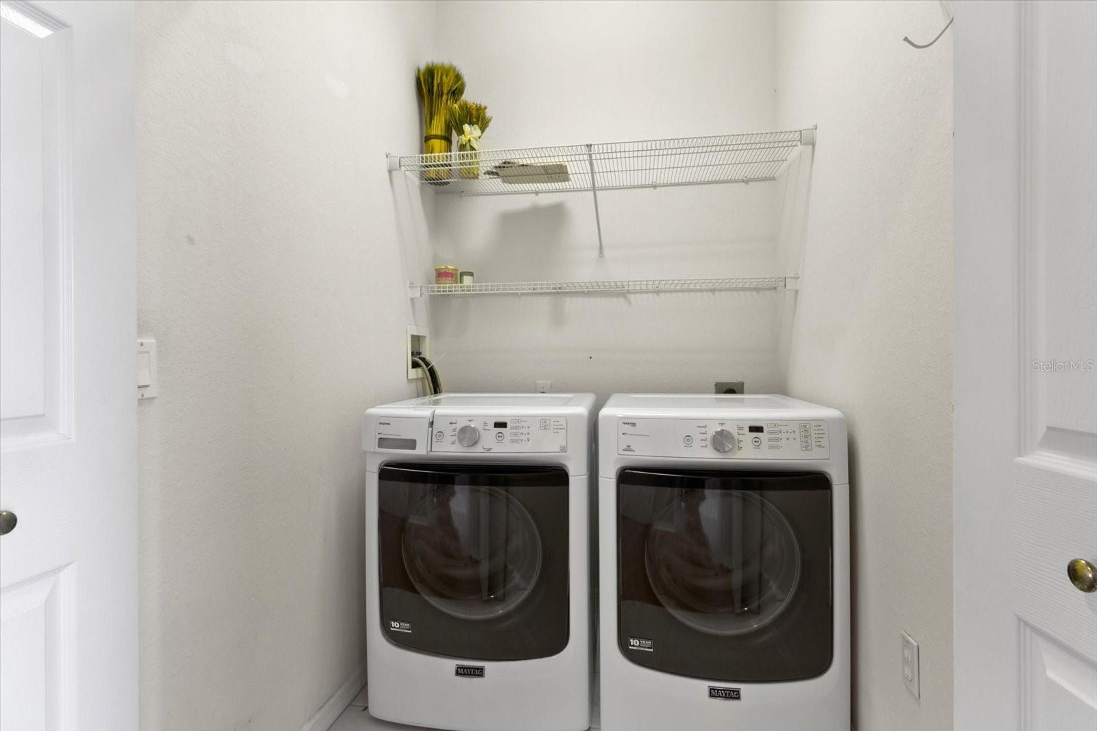 RIVERBAY TWNHMS PH ONE - Residential