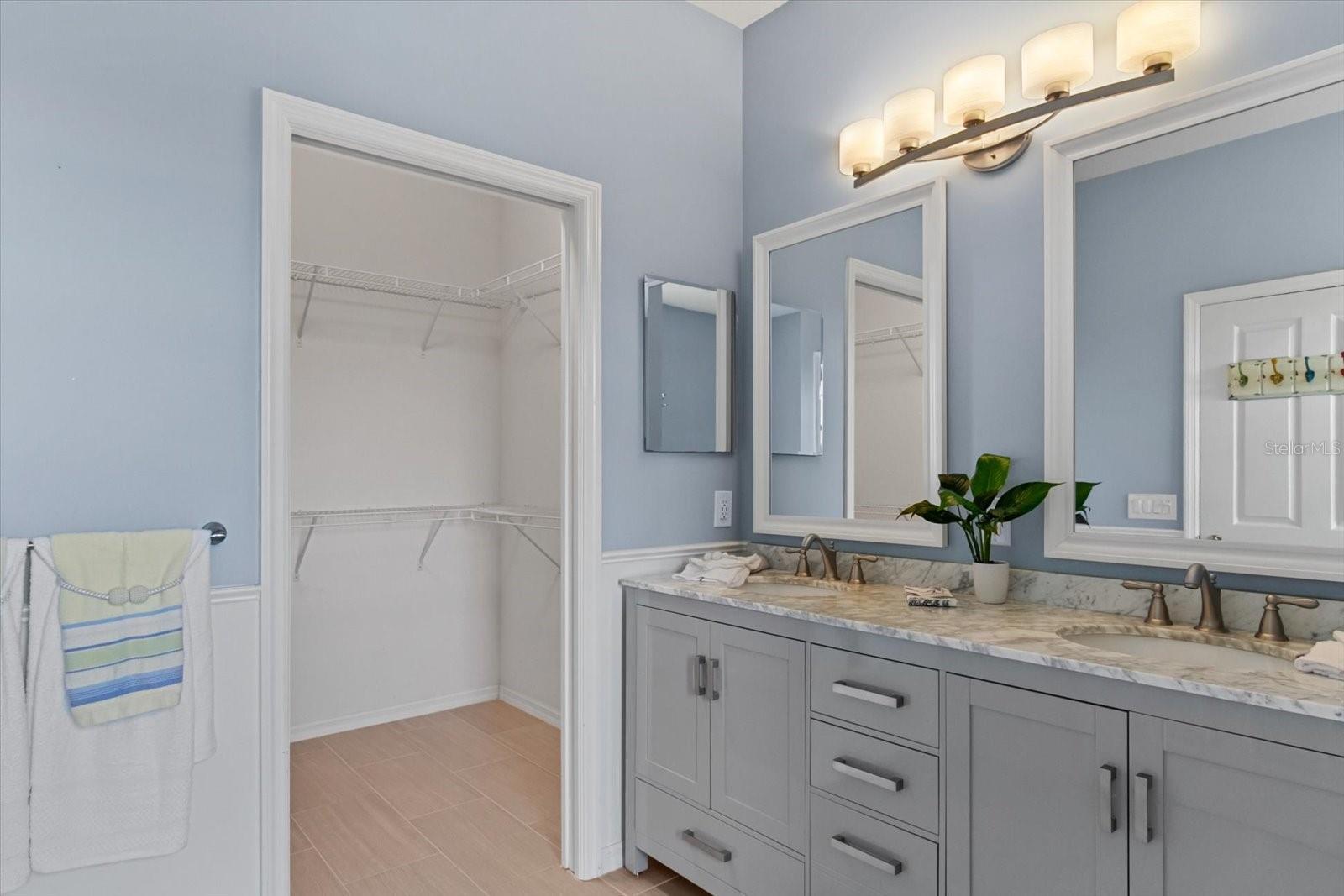 RIVERBAY TWNHMS PH ONE - Residential